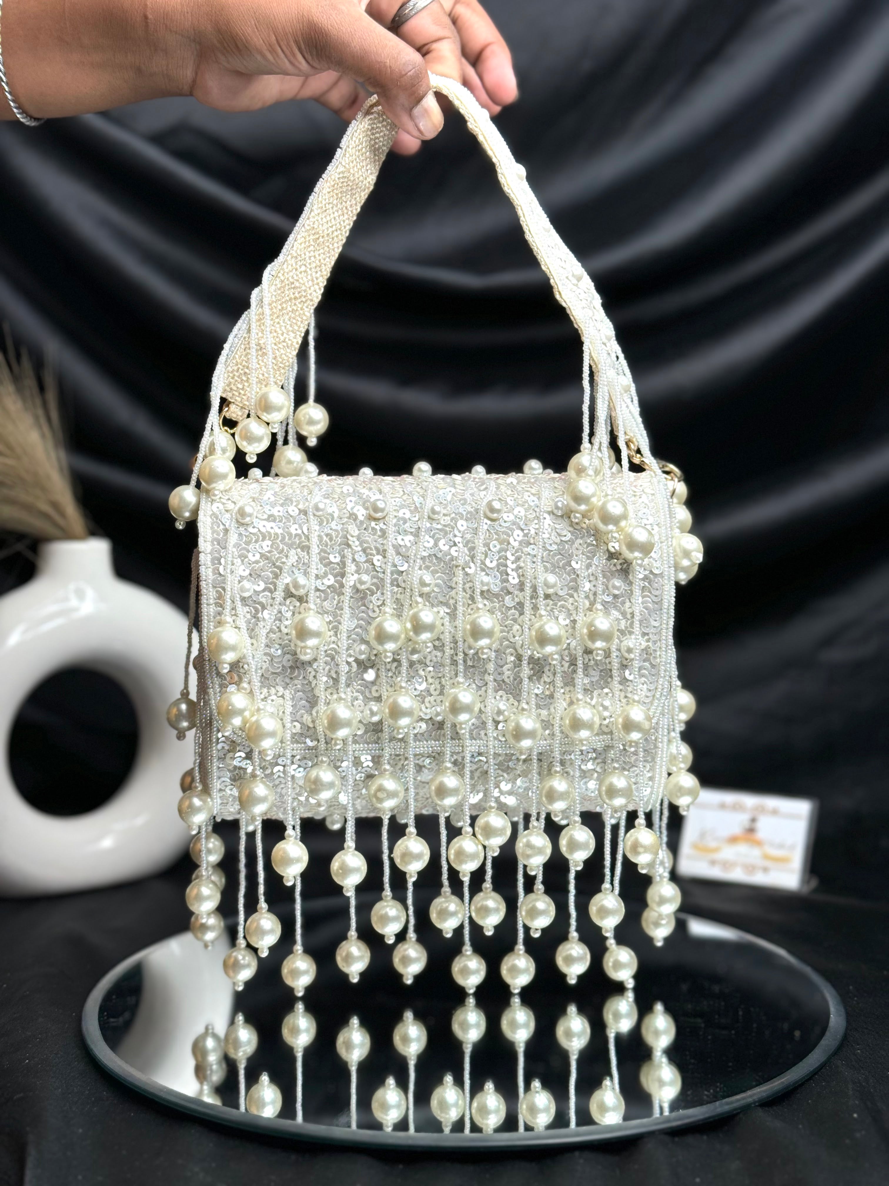 Pearl fashion handbag