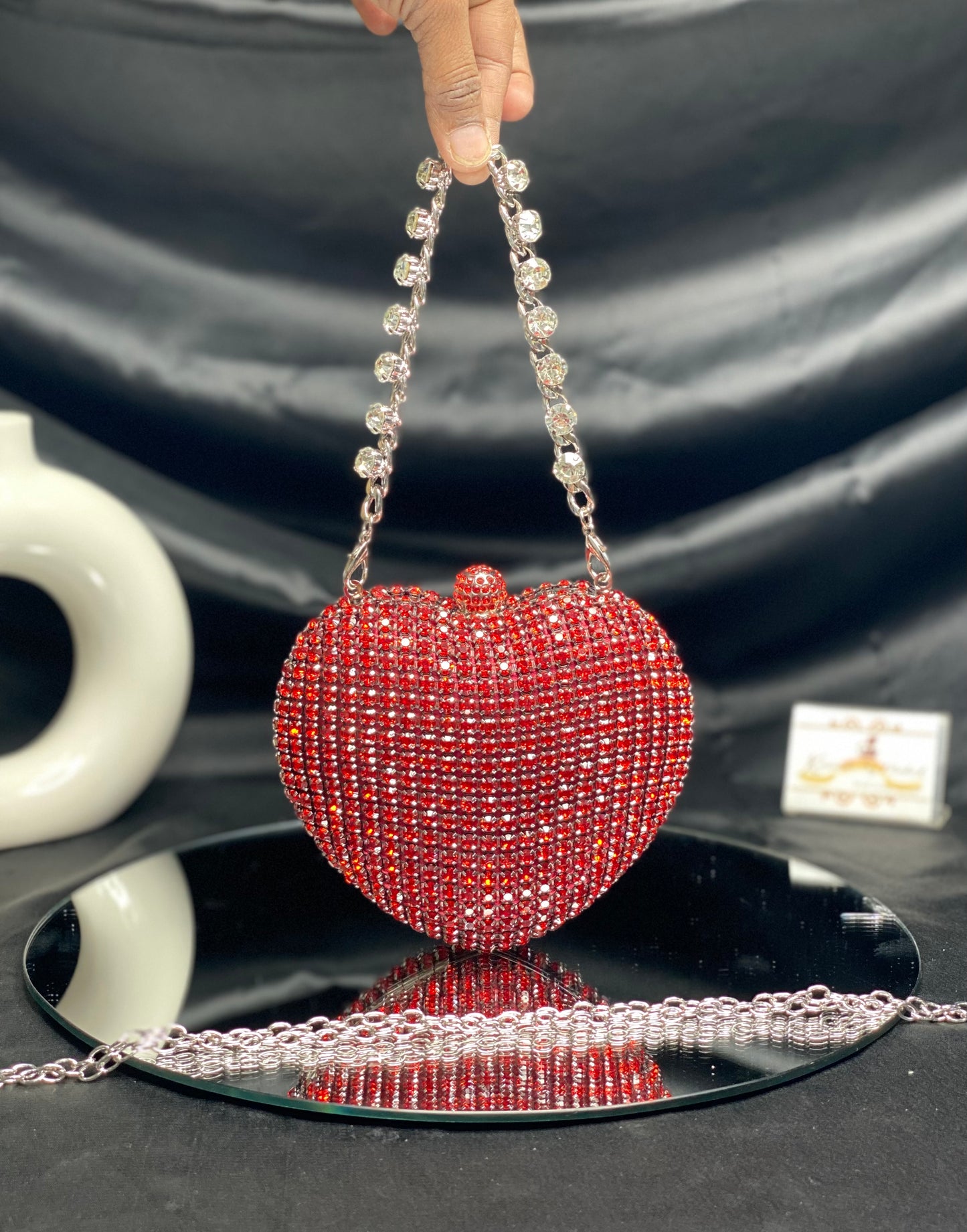 Crema Heart Clutch